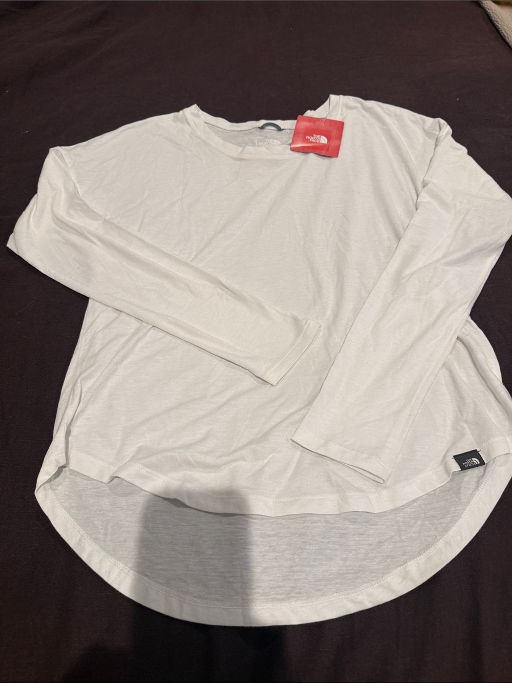 NWT The North Face Men's Long-Sleeve Crew Shirt — White